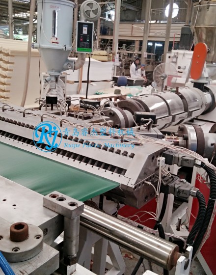 T型瓦生產(chǎn)線(xiàn)